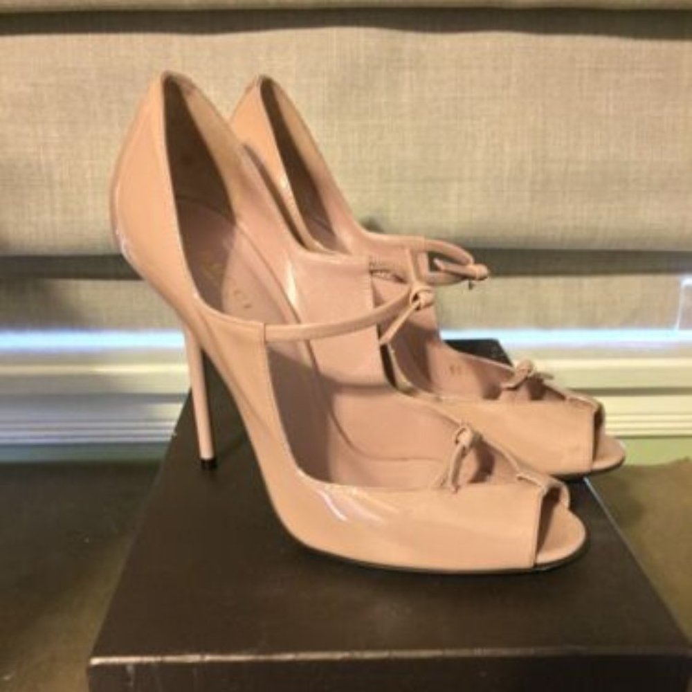 Gucci 4.5 inch pumps size 38 (7.5), patent-leather nude